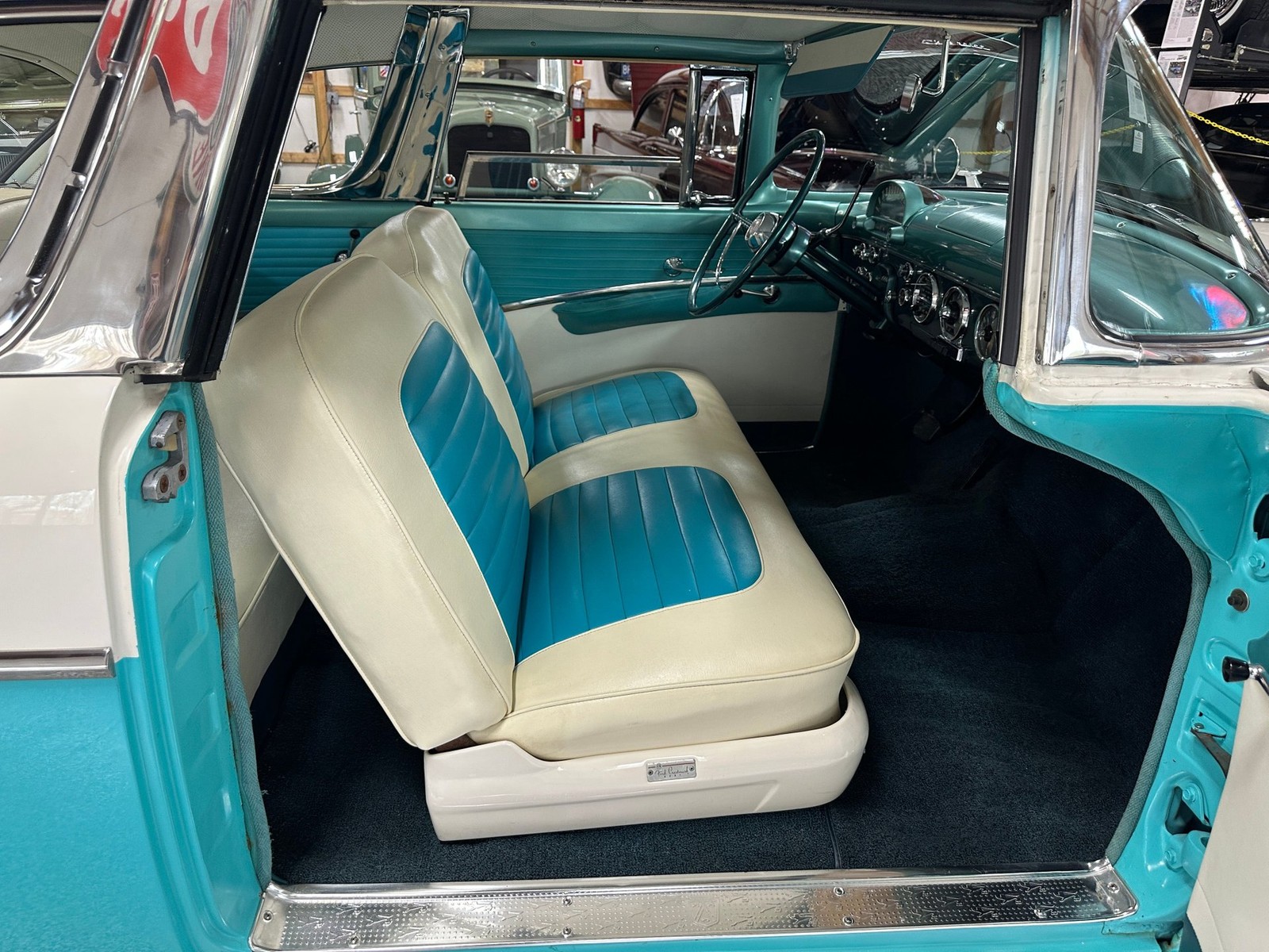Ford-Fairlane-1955-Sedan-35