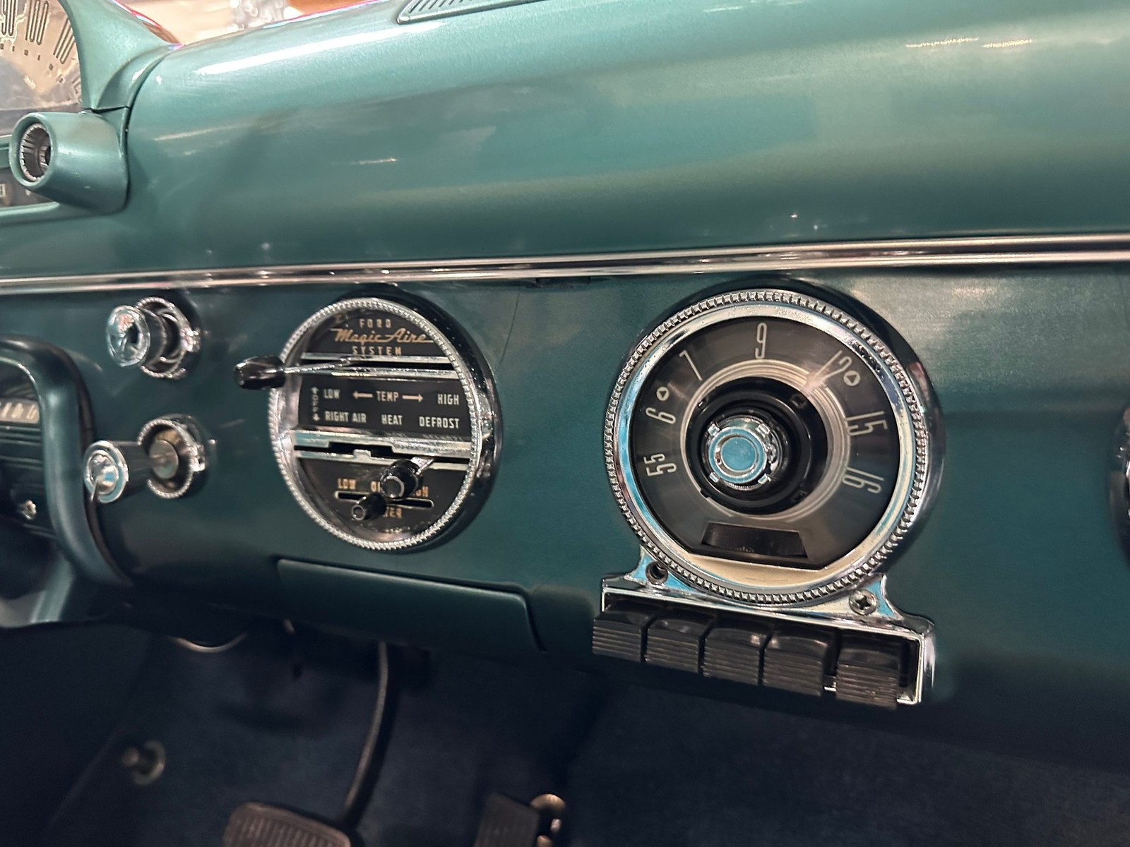Ford-Fairlane-1955-Sedan-39