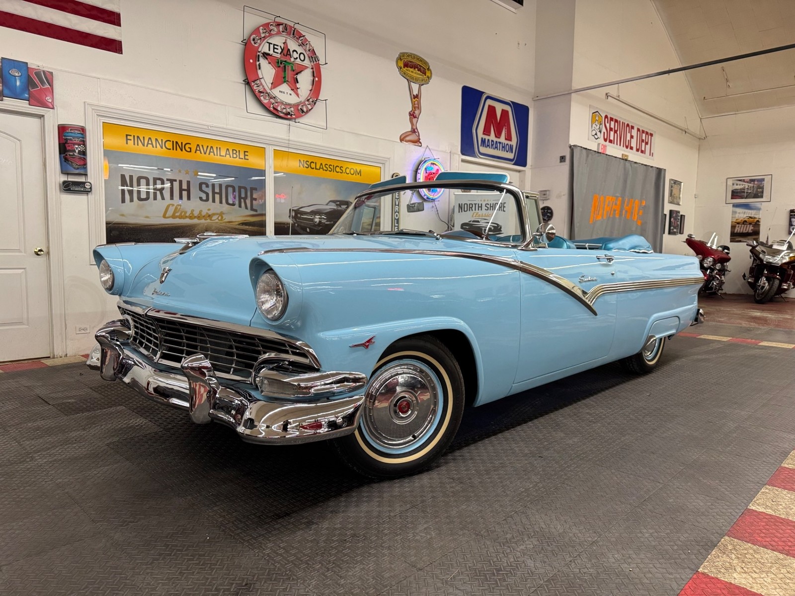 Ford-Fairlane-1956-1