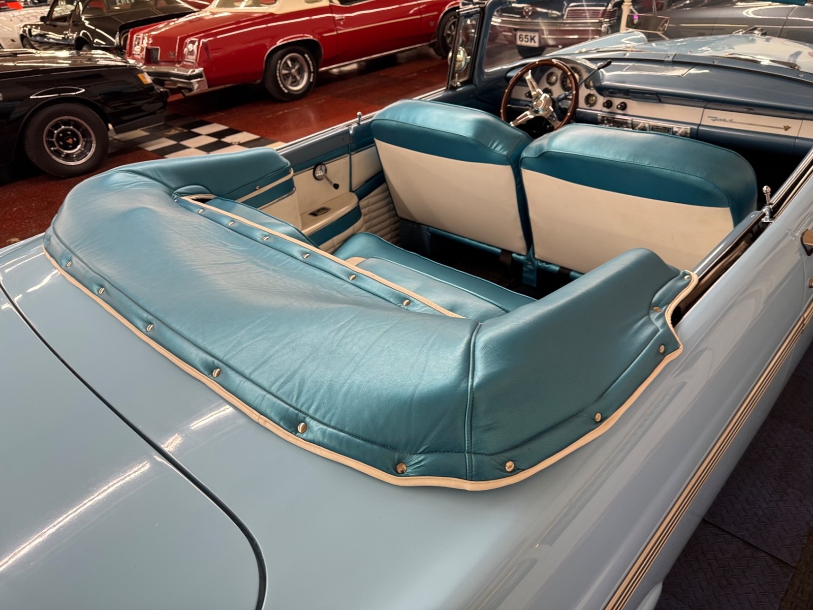 Ford-Fairlane-1956-15