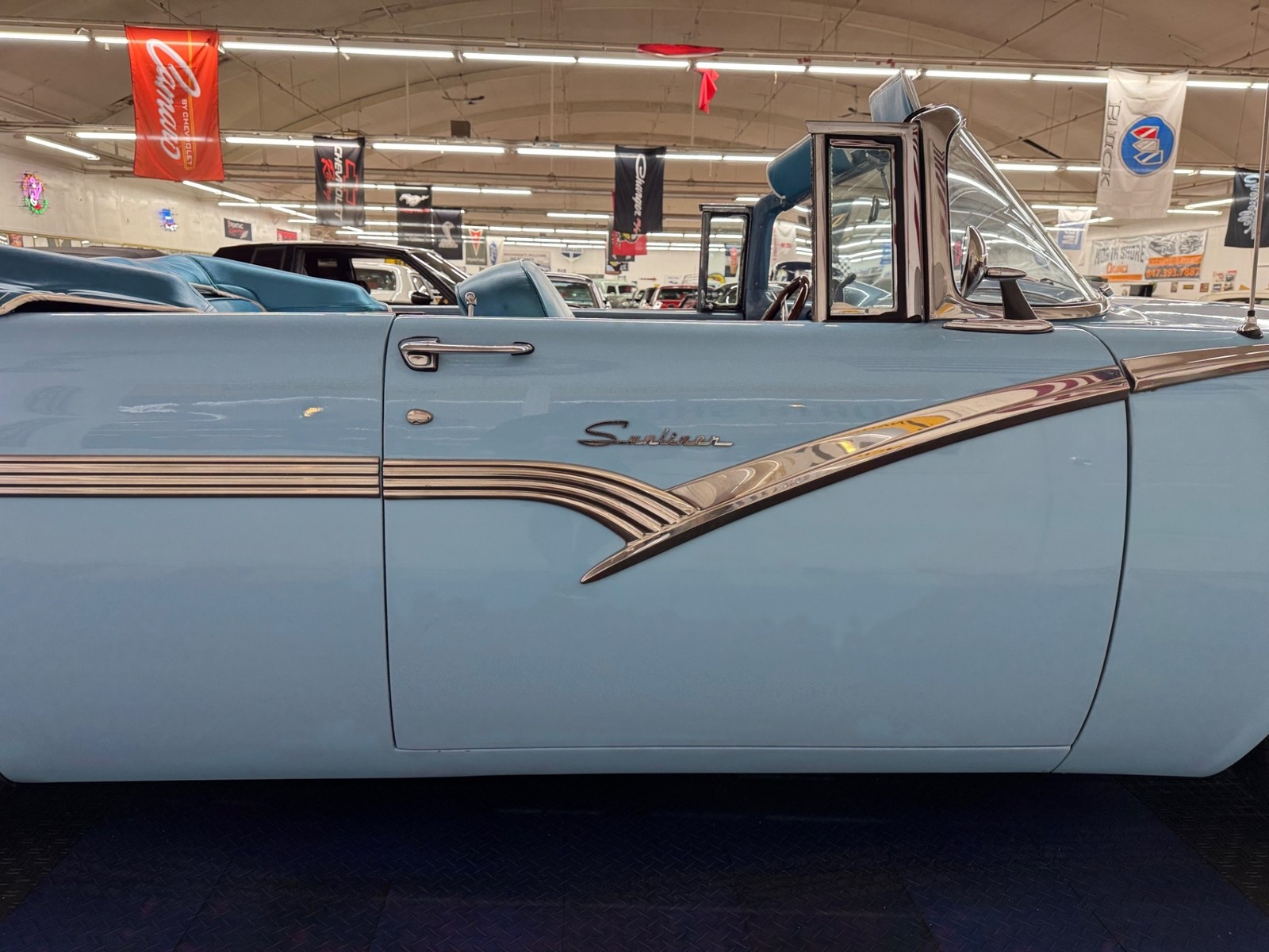 Ford-Fairlane-1956-26