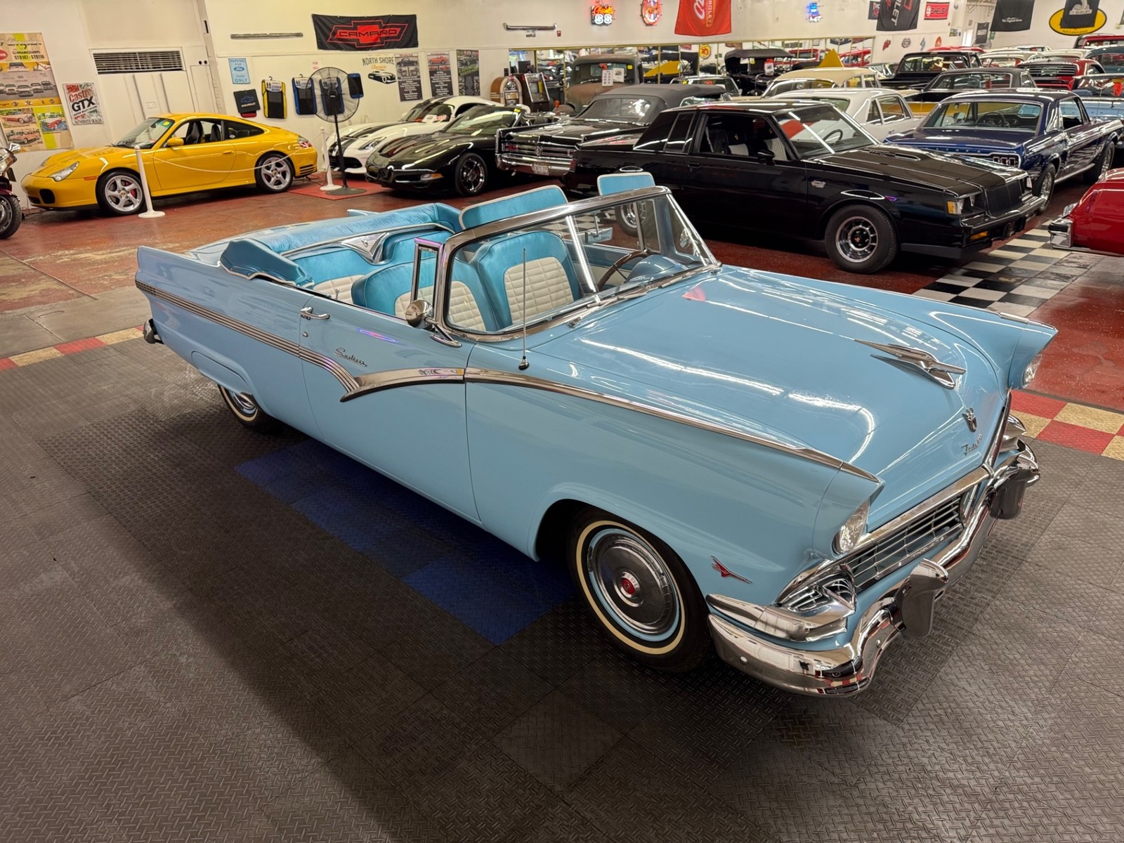 Ford-Fairlane-1956-30
