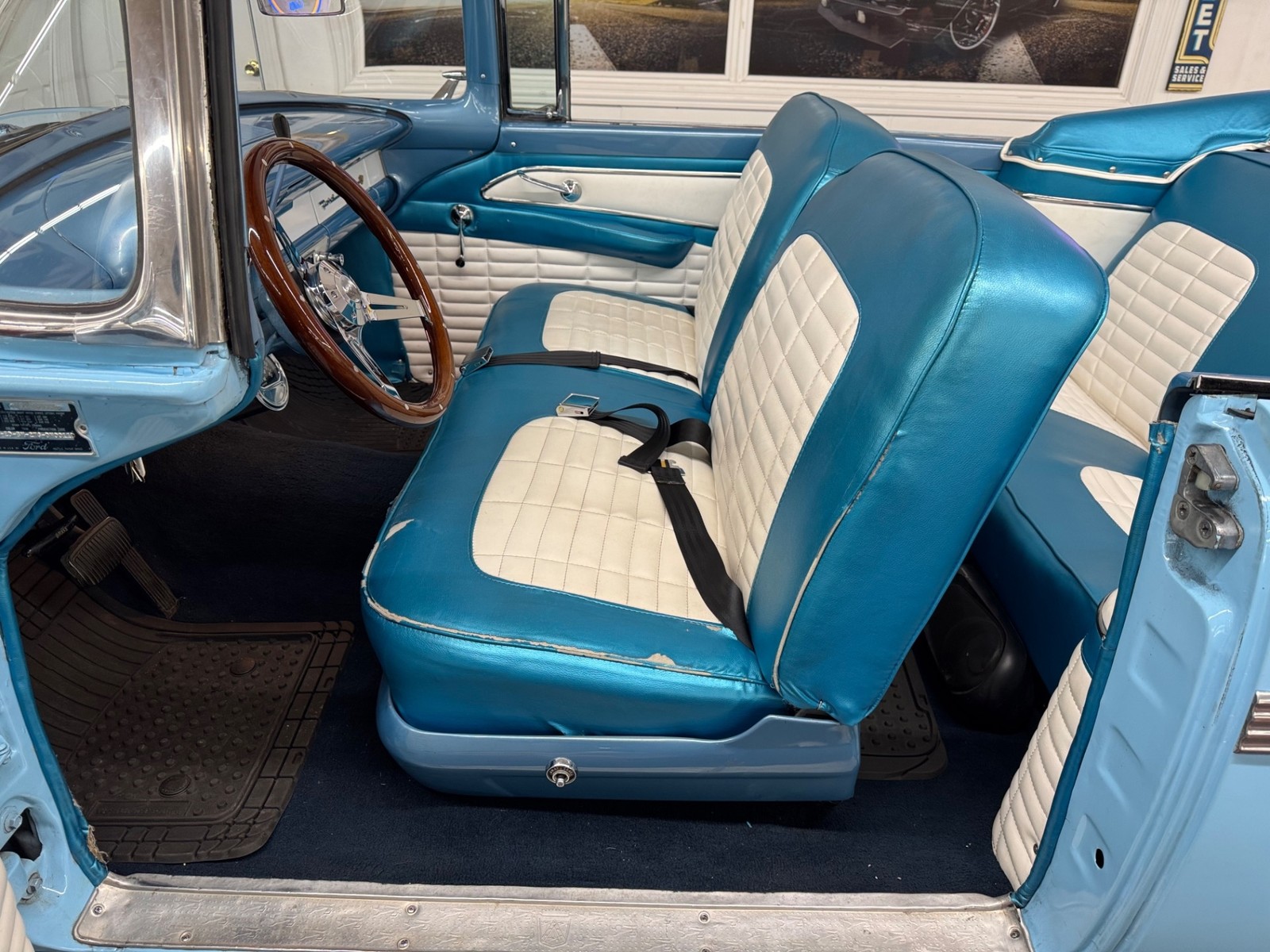 Ford-Fairlane-1956-33