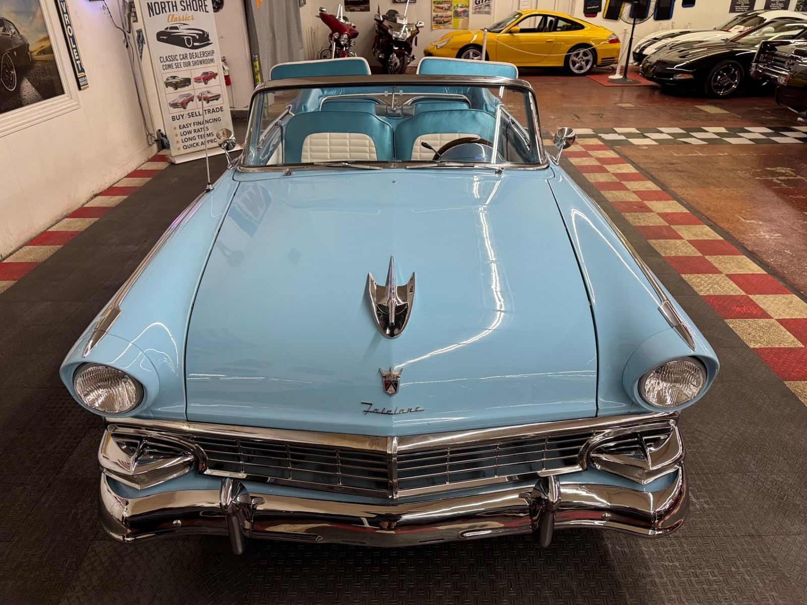 Ford-Fairlane-1956-4