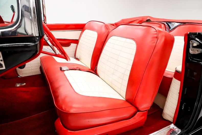 Ford-Fairlane-1956-Raven-Black-Red-10