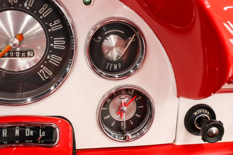 Ford-Fairlane-1956-Raven-Black-Red-21