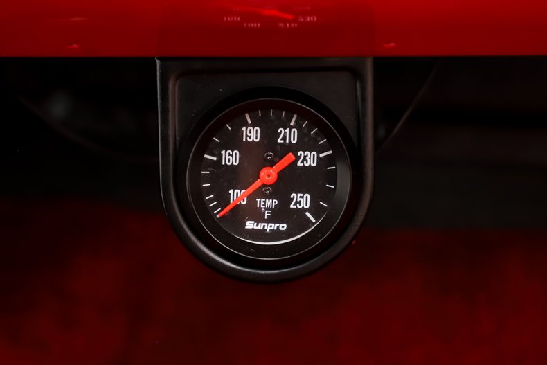 Ford-Fairlane-1956-Raven-Black-Red-28