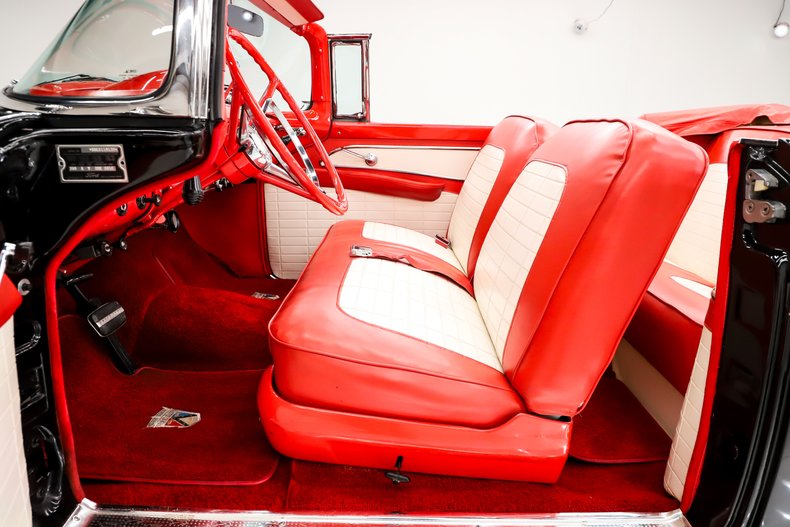 Ford-Fairlane-1956-Raven-Black-Red-30