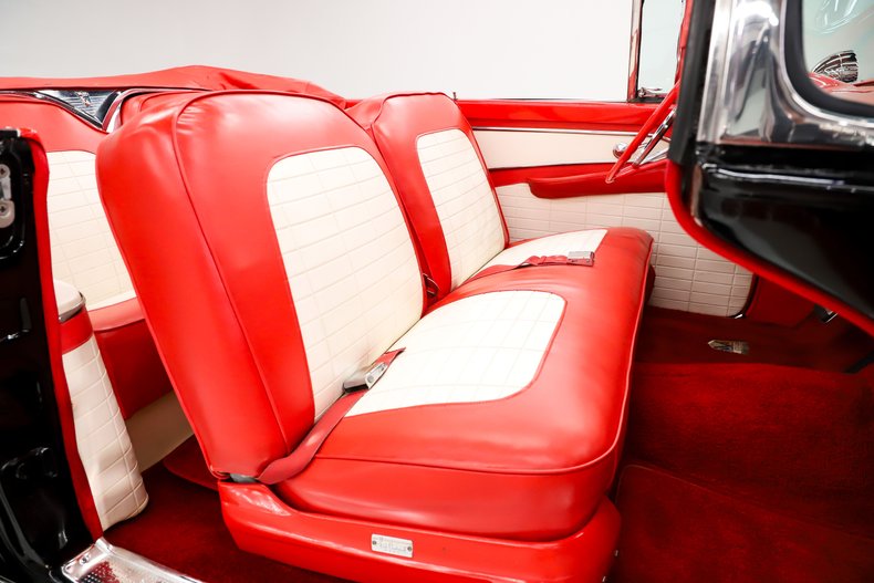Ford-Fairlane-1956-Raven-Black-Red-46