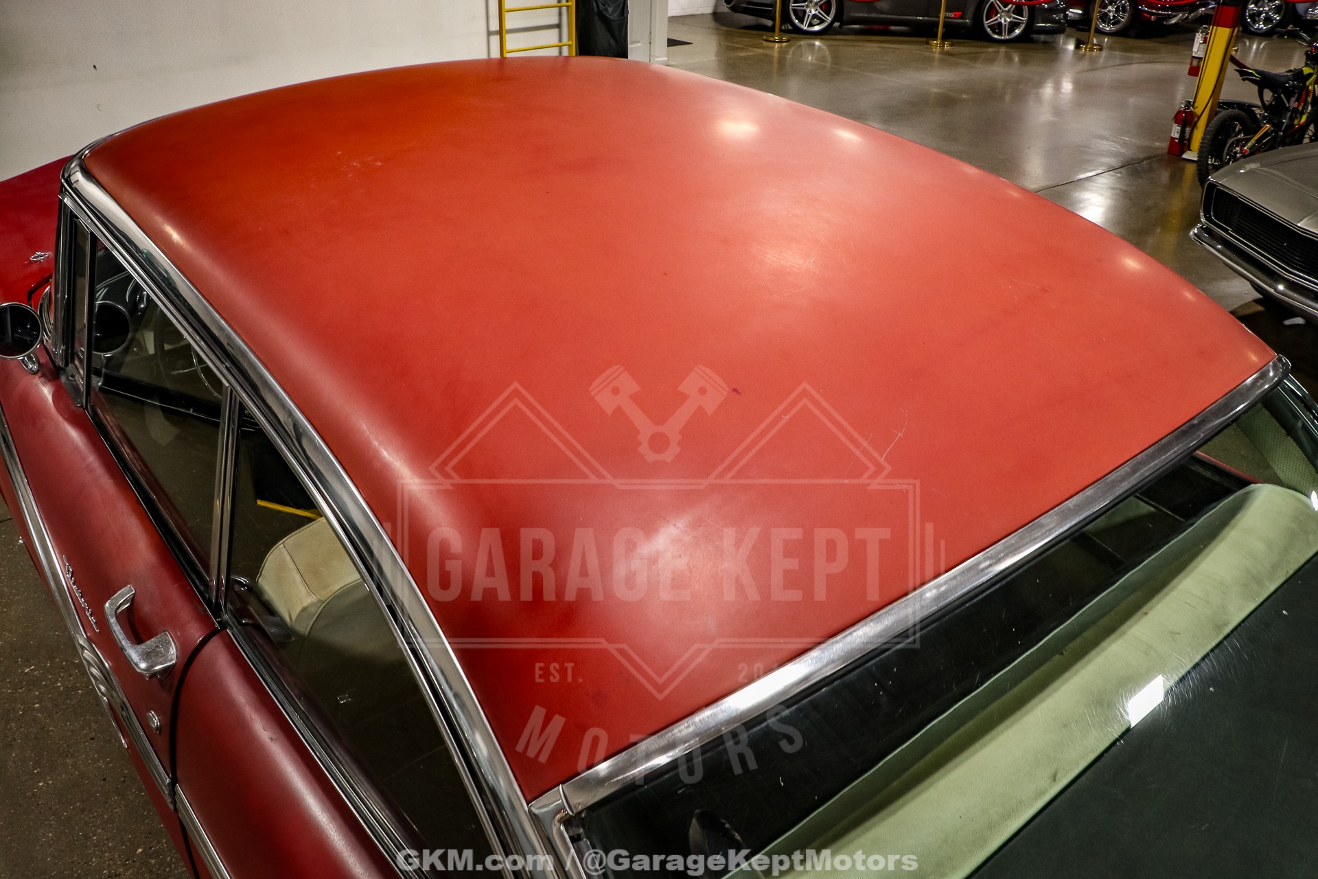 Ford-Fairlane-1956-Red-Black-48