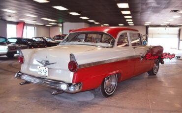 Ford-Fairlane-1956-Sedan-1