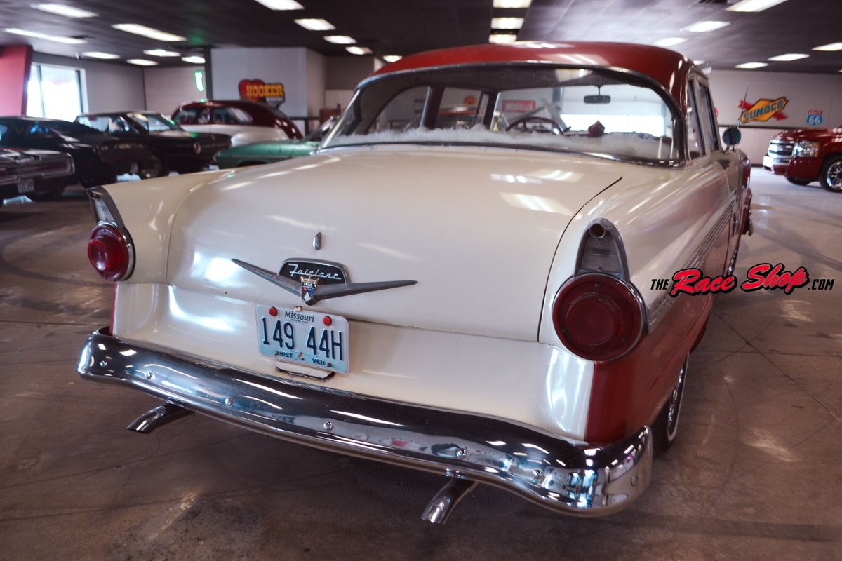 Ford-Fairlane-1956-Sedan-18