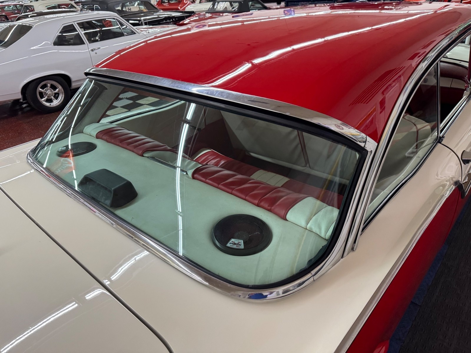 Ford-Fairlane-1957-17