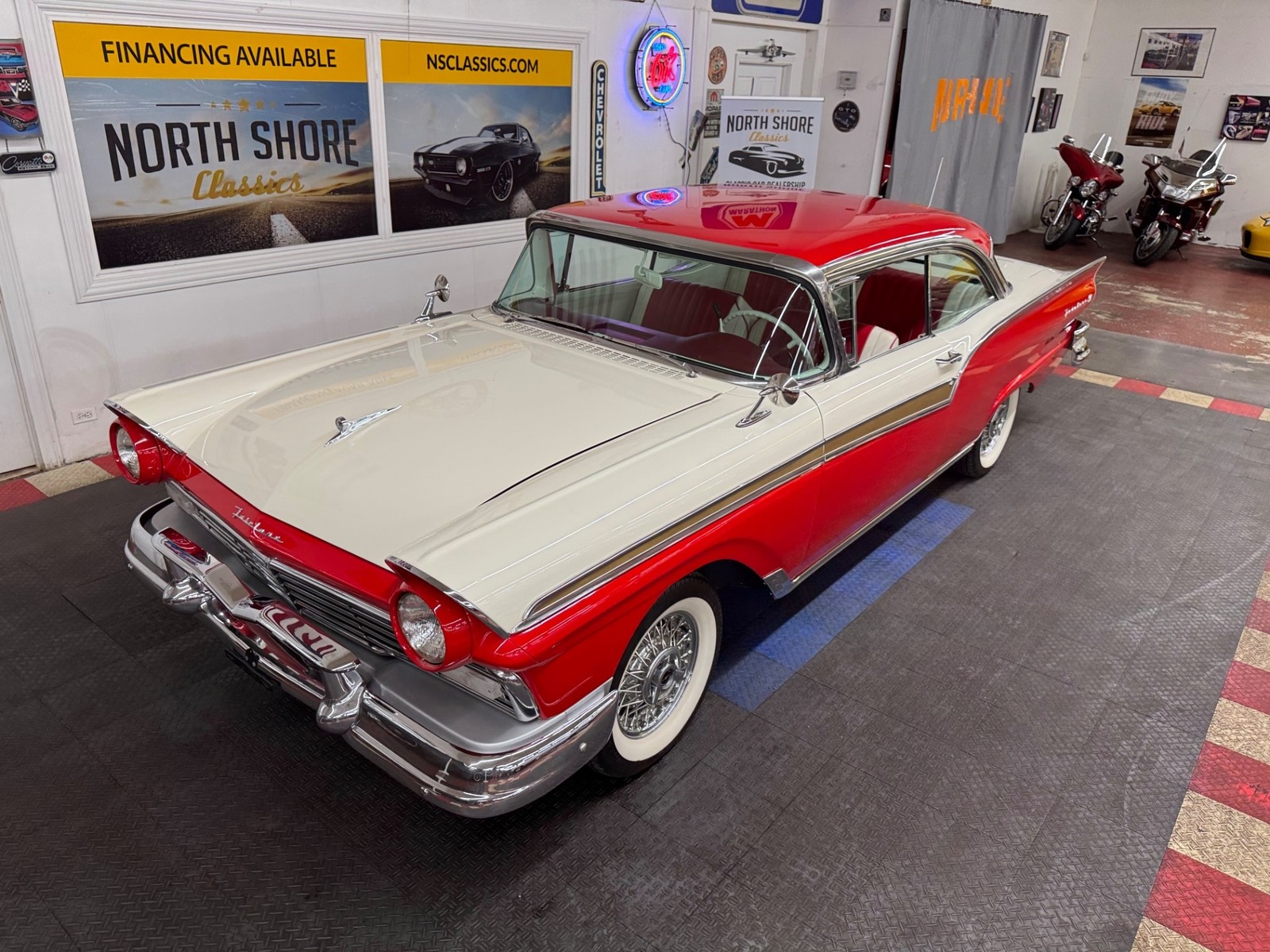 Ford-Fairlane-1957-18