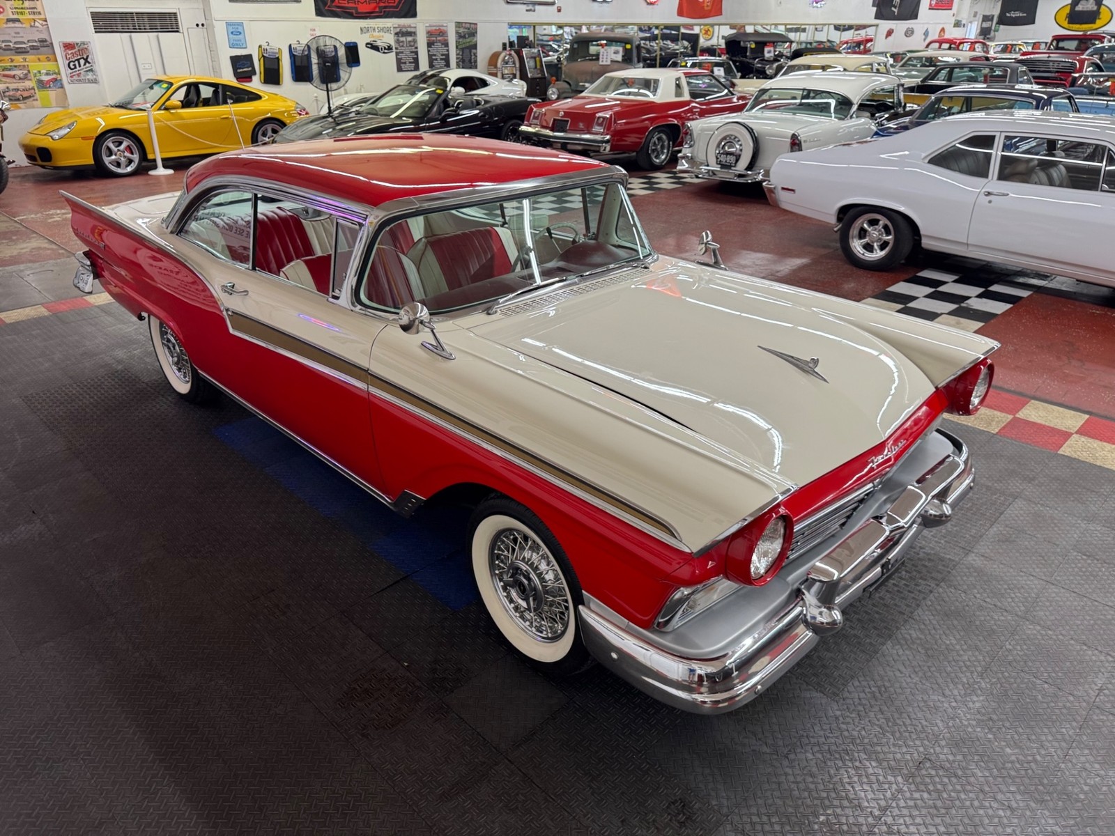 Ford-Fairlane-1957-21