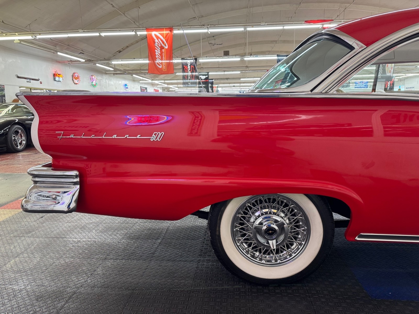 Ford-Fairlane-1957-28