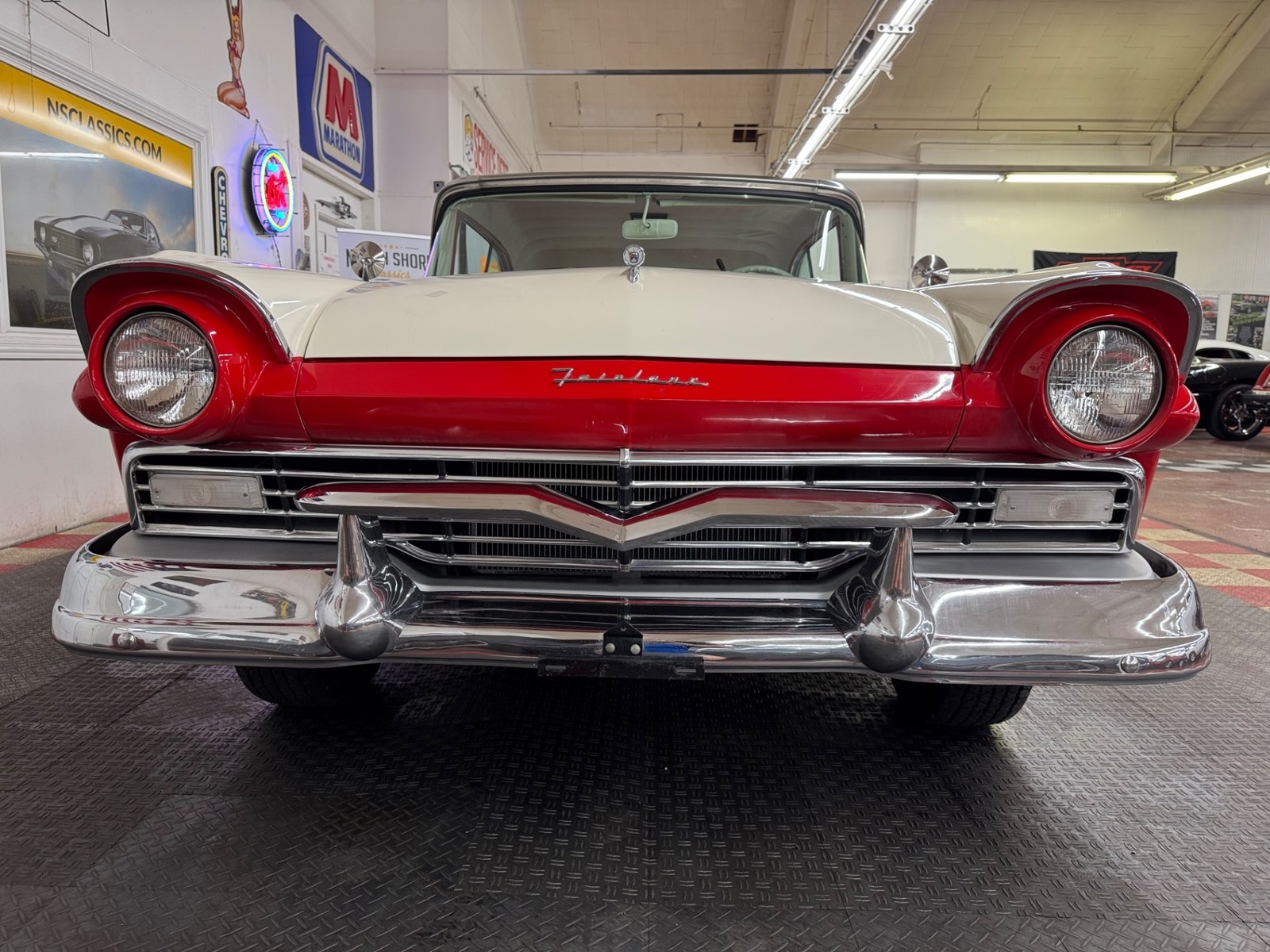 Ford-Fairlane-1957-7