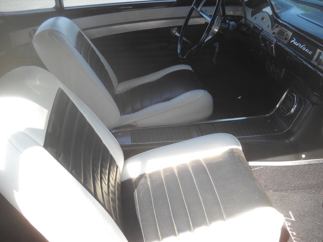 Ford-Fairlane-1957-Convertible-16