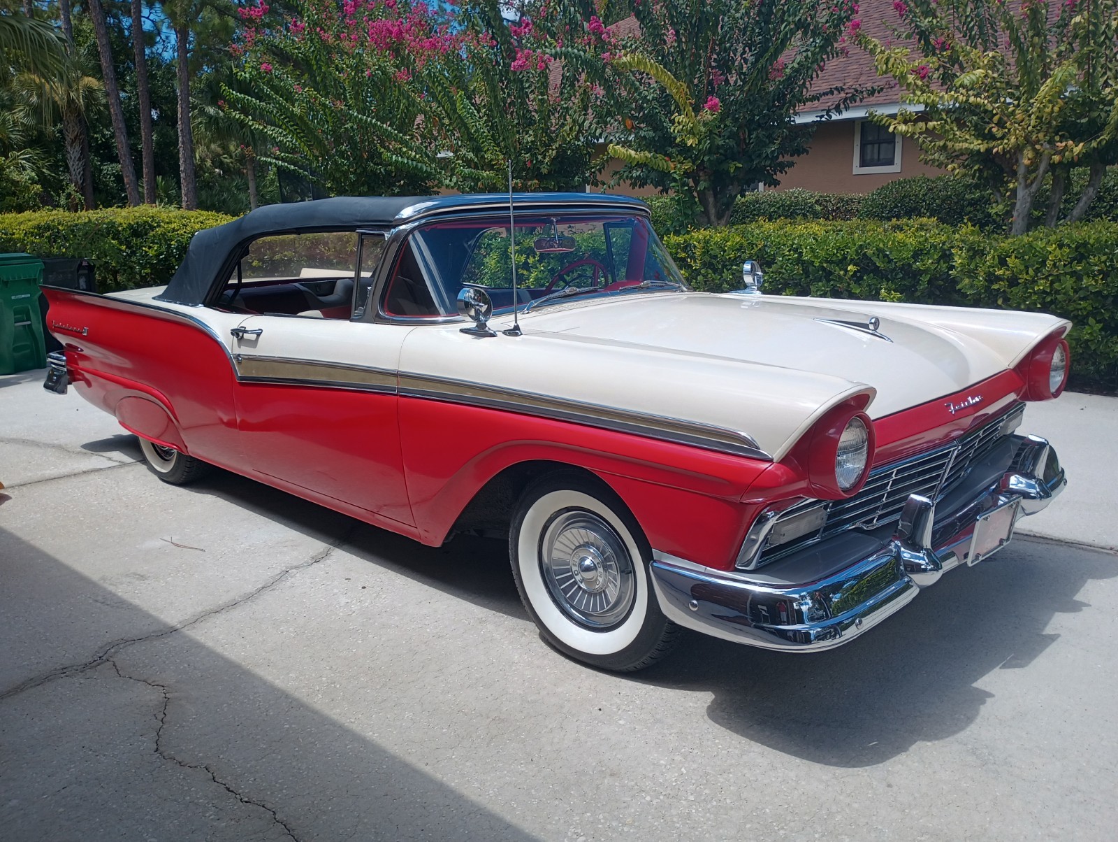 Ford-Fairlane-1957-Convertible-2