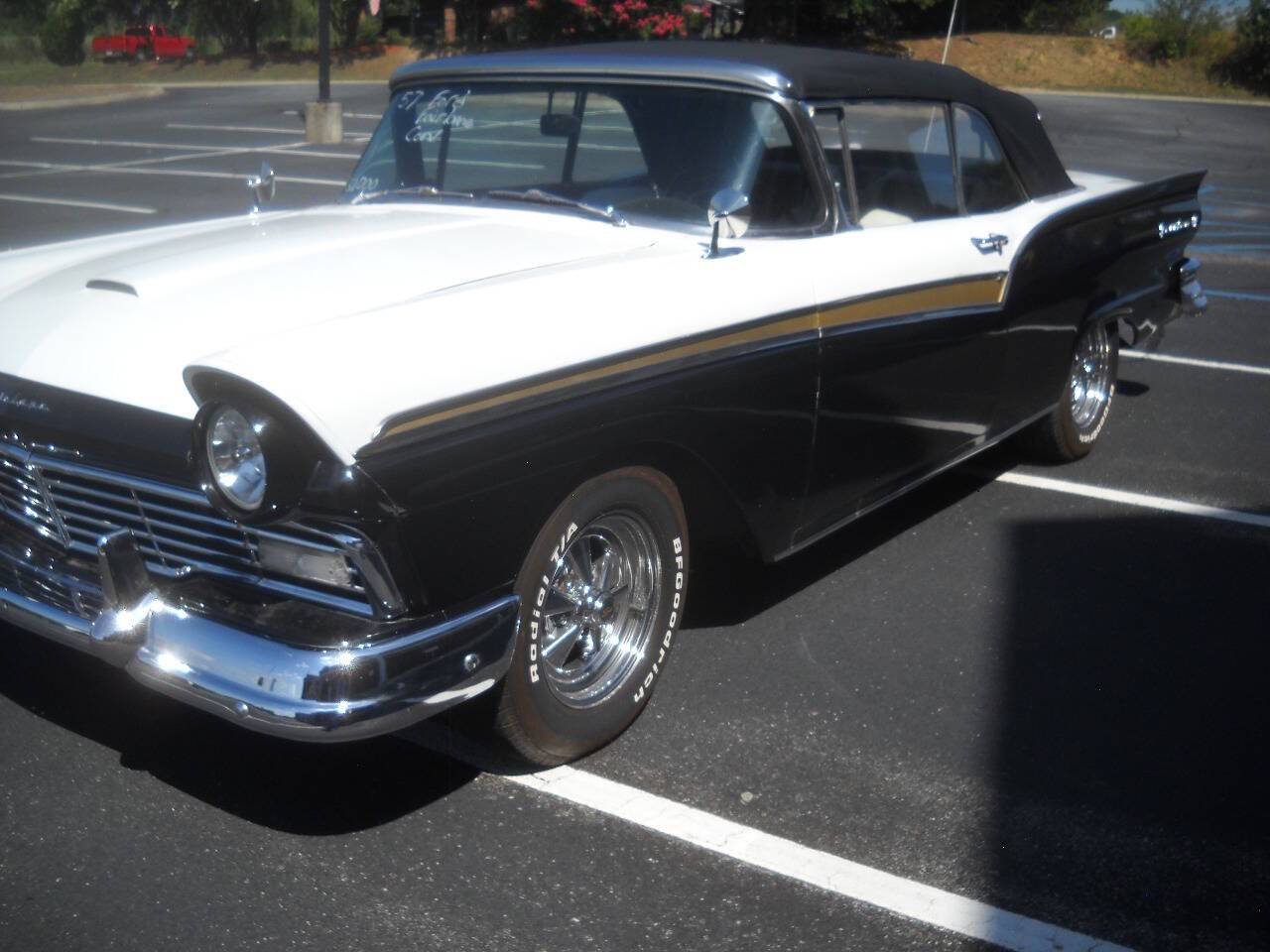 Ford-Fairlane-1957-Convertible-2