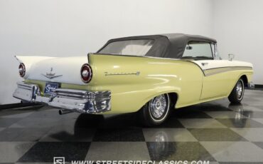 Ford-Fairlane-1957-Convertible-25