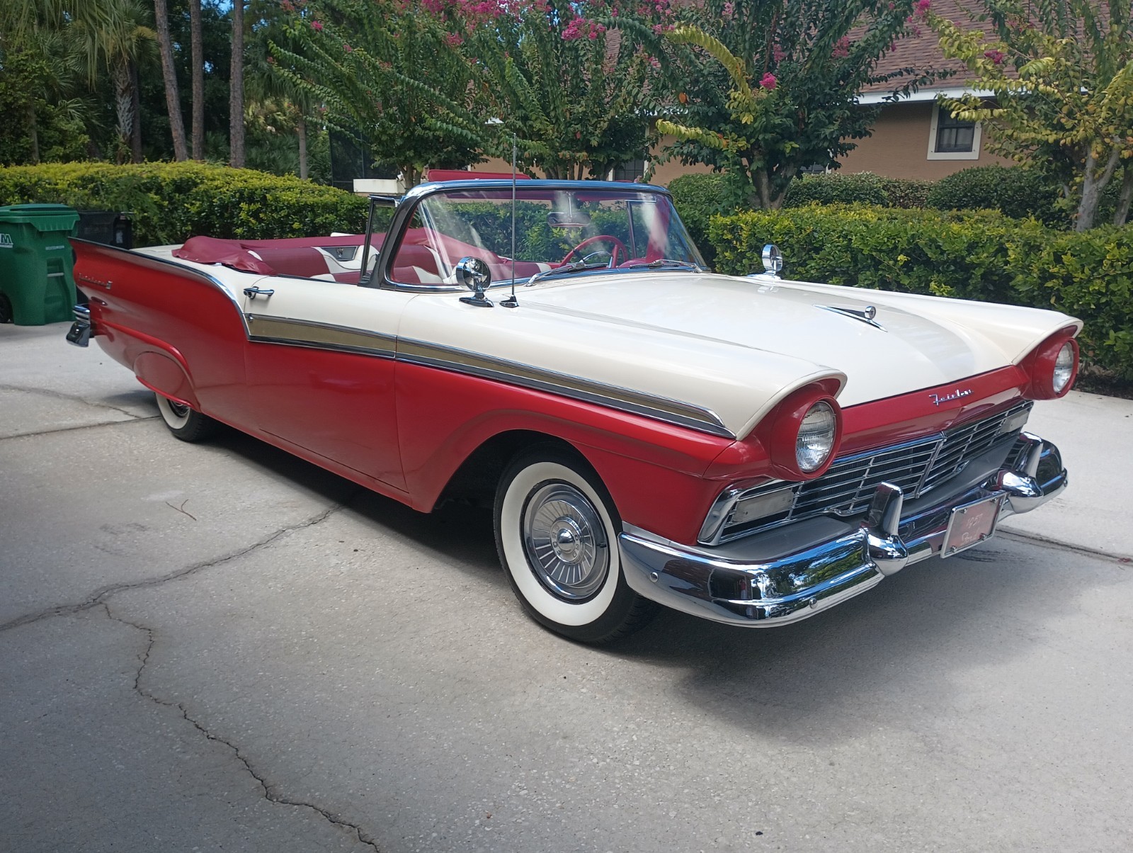 Ford-Fairlane-1957-Convertible-3
