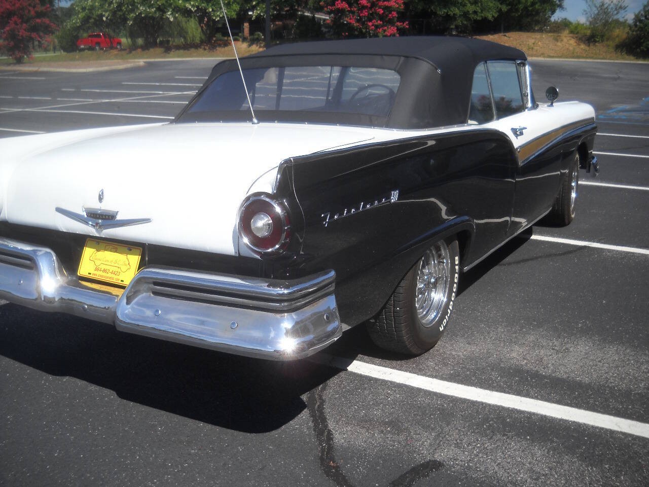 Ford-Fairlane-1957-Convertible-3