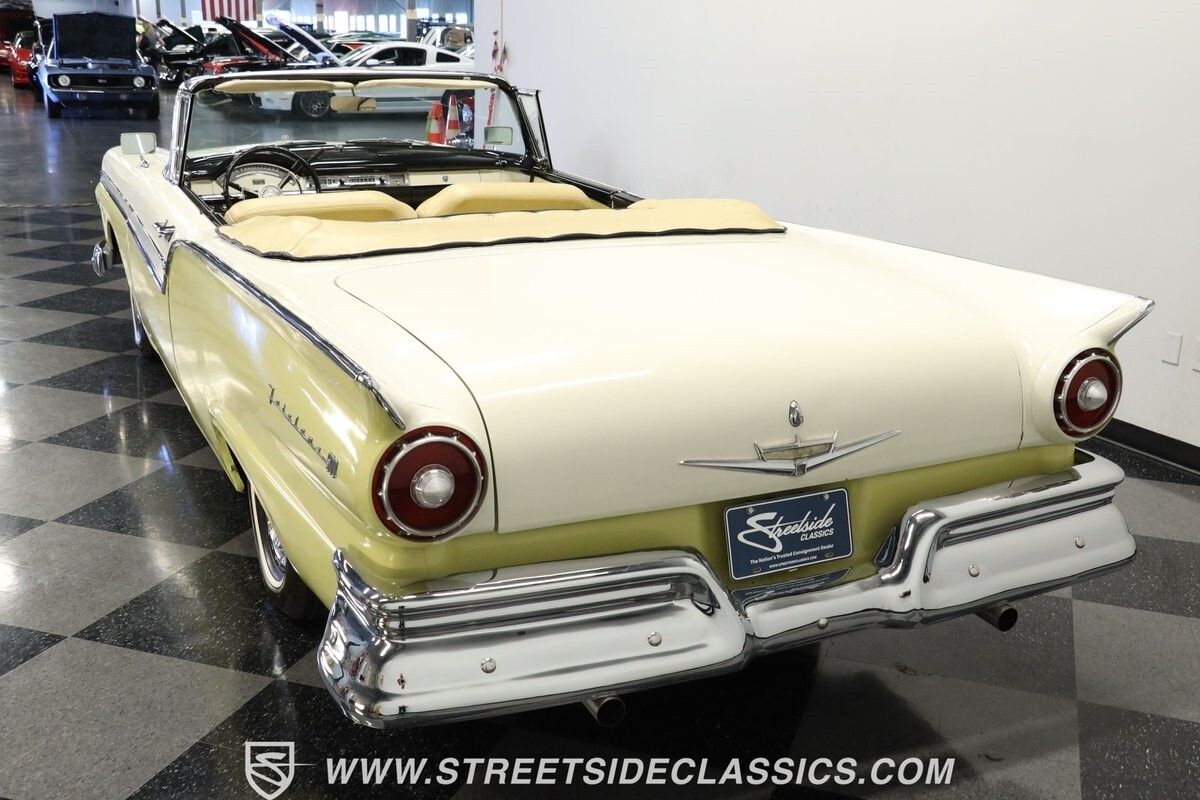Ford-Fairlane-1957-Convertible-7