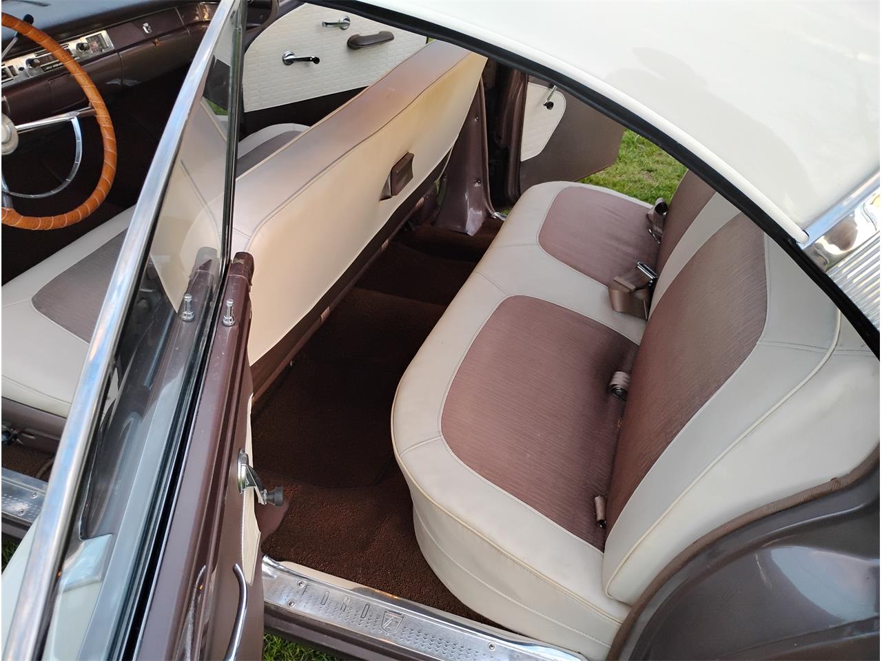 Ford-Fairlane-1957-CreamMocha-CreamMocha-15
