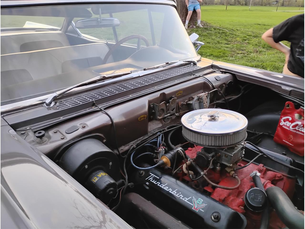Ford-Fairlane-1957-CreamMocha-CreamMocha-24