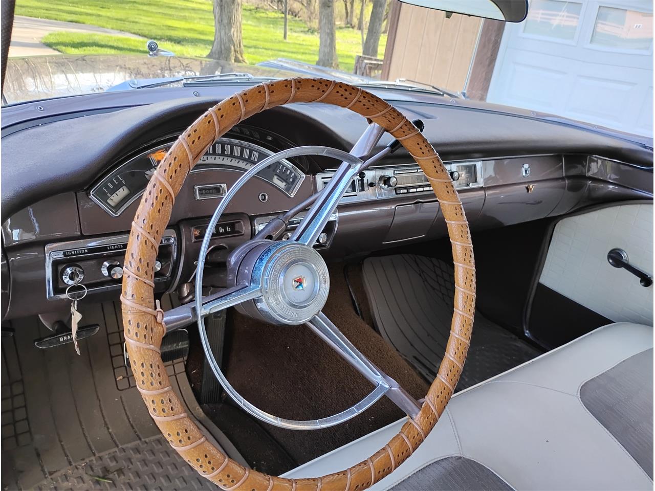 Ford-Fairlane-1957-CreamMocha-CreamMocha-43