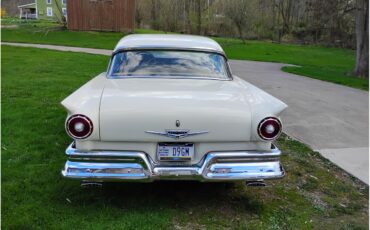 Ford-Fairlane-1957-CreamMocha-CreamMocha-6