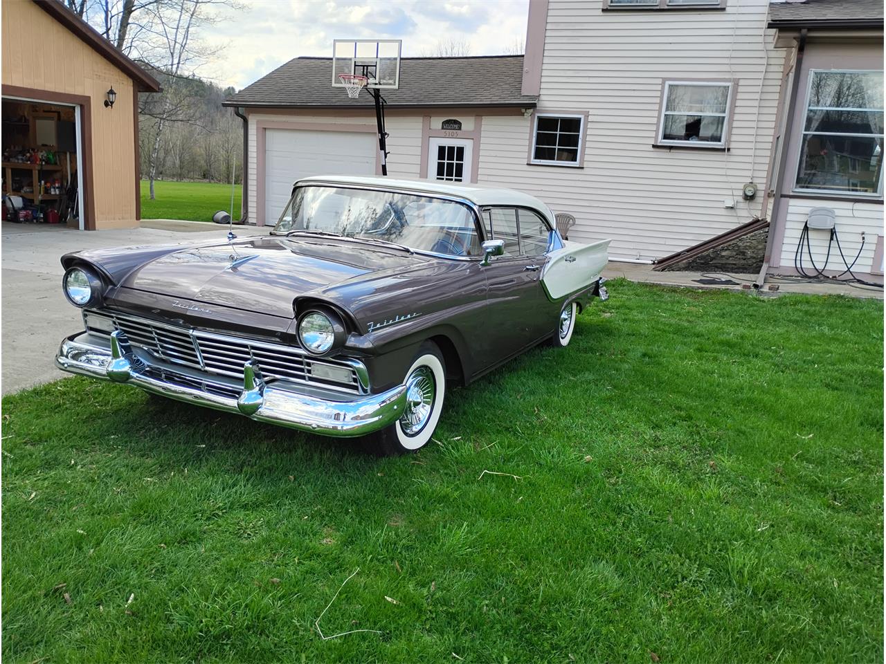 Ford-Fairlane-1957-CreamMocha-CreamMocha-8