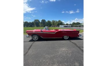 Ford-Fairlane-1957-Red-RedWhite-1