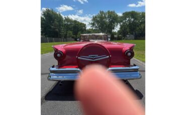 Ford-Fairlane-1957-Red-RedWhite-2