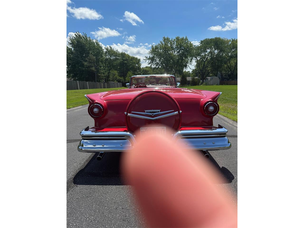Ford-Fairlane-1957-Red-RedWhite-2