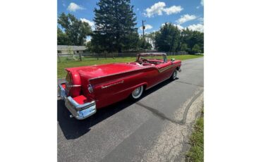 Ford-Fairlane-1957-Red-RedWhite-3