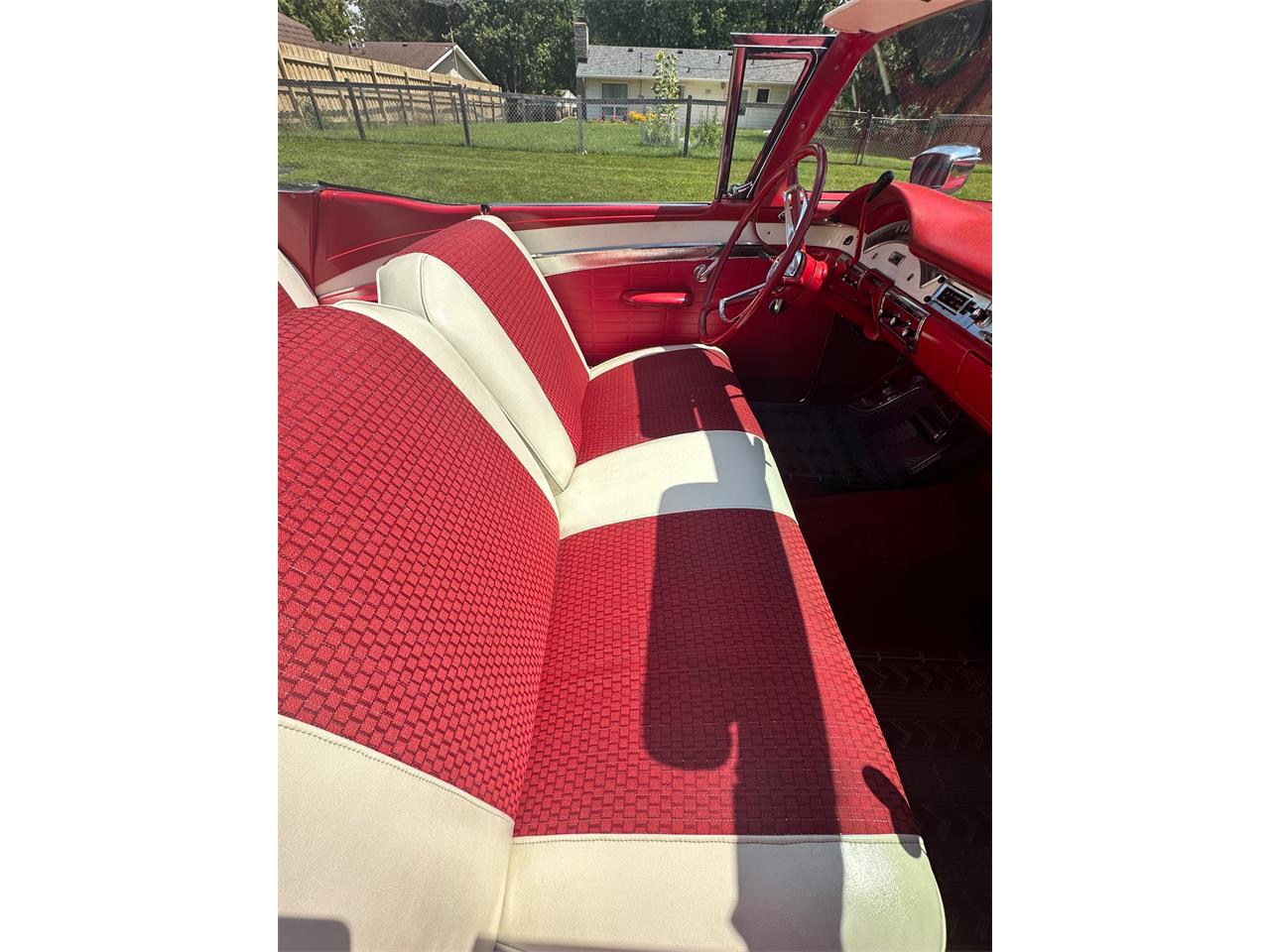 Ford-Fairlane-1957-Red-RedWhite-8