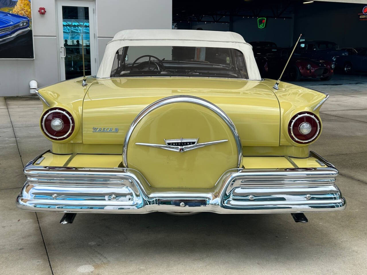 Ford-Fairlane-1957-Wagon-10