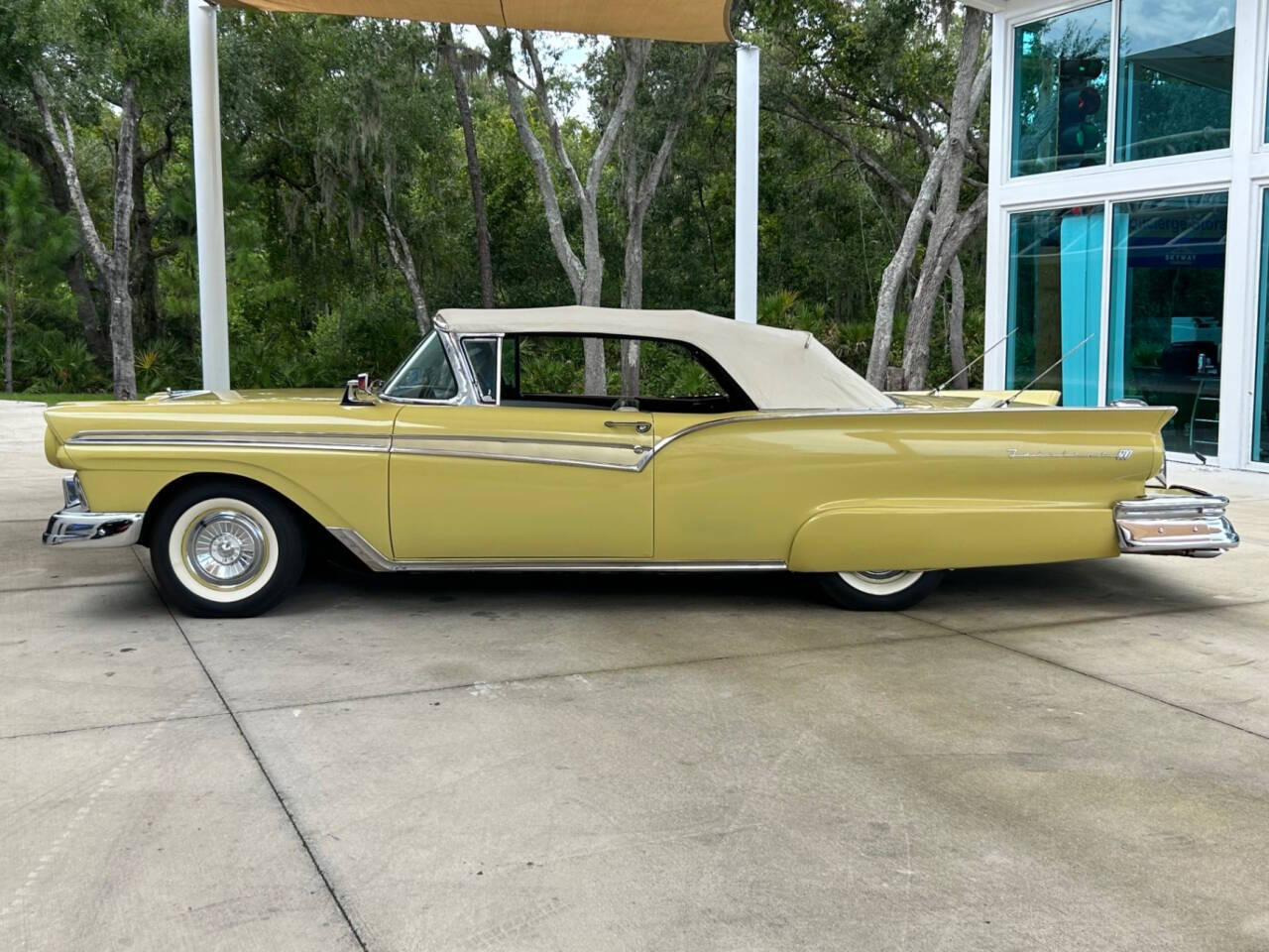 Ford-Fairlane-1957-Wagon-11