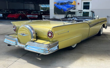 Ford-Fairlane-1957-Wagon-4