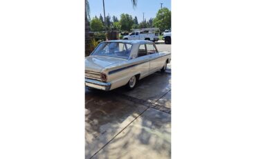 Ford-Fairlane-1963-Cream-white-Red-and-cream-white-12