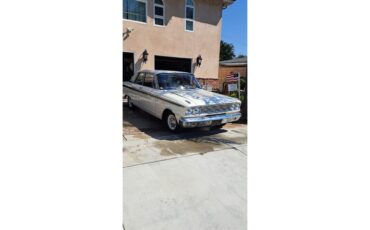 Ford-Fairlane-1963-Cream-white-Red-and-cream-white-6