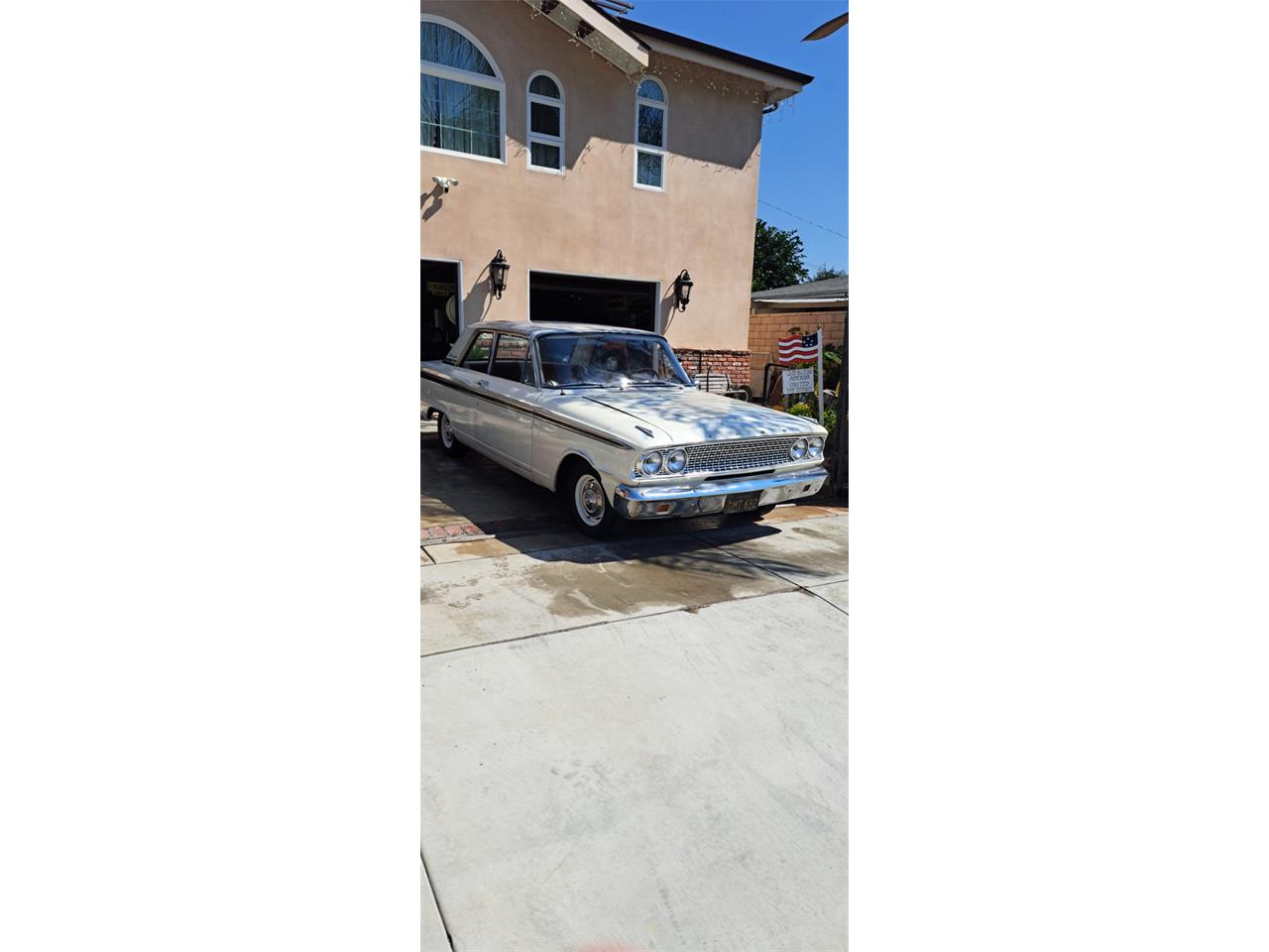 Ford-Fairlane-1963-Cream-white-Red-and-cream-white-6