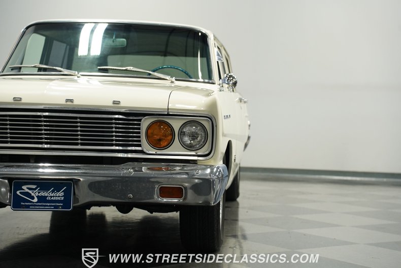 Ford-Fairlane-1965-WImbledon-White-Gray-18