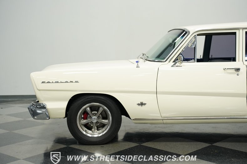Ford-Fairlane-1965-WImbledon-White-Gray-21