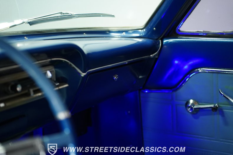 Ford-Fairlane-1965-WImbledon-White-Gray-44