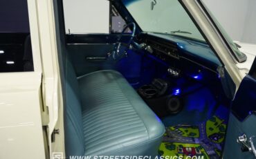 Ford-Fairlane-1965-WImbledon-White-Gray-47