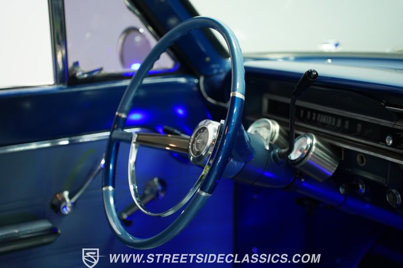 Ford-Fairlane-1965-WImbledon-White-Gray-49
