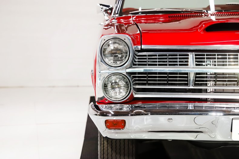Ford-Fairlane-1967-Candy-Apple-Red-Red-24